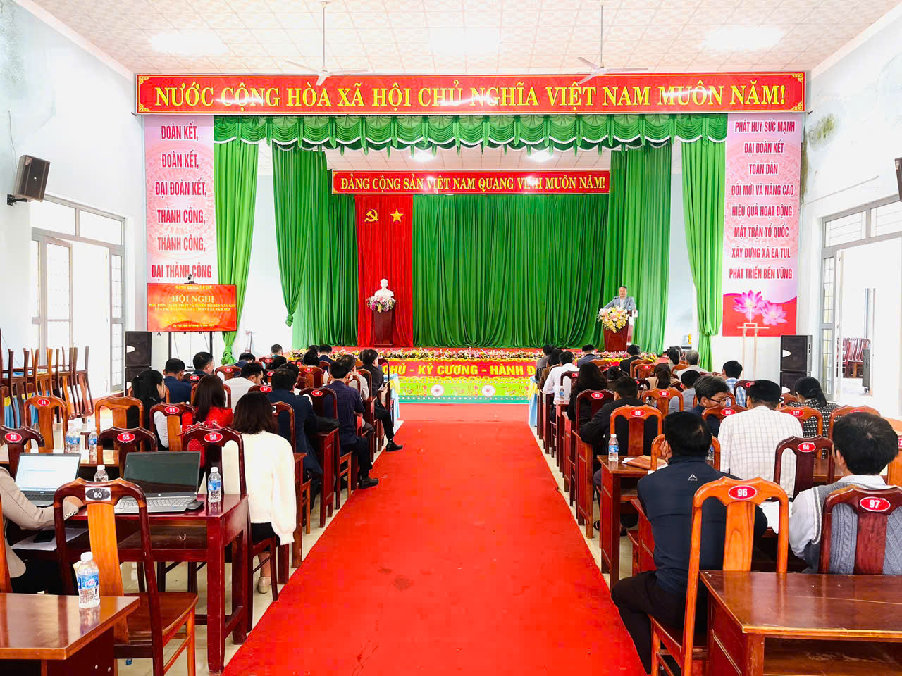 Quang cảnh hội nghị